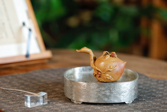 Adorable Peach Teapot - Sweet Gift for Tea Lovers, Handcrafted Ceramic with Glossy Finish, Yellow gold clay 70ml