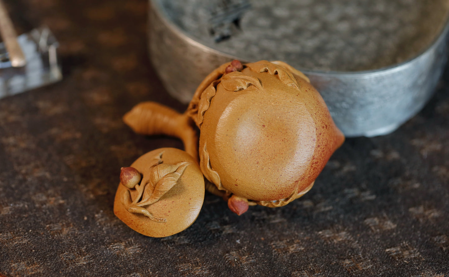 Adorable Peach Teapot - Sweet Gift for Tea Lovers, Handcrafted Ceramic with Glossy Finish, Yellow gold clay 70ml
