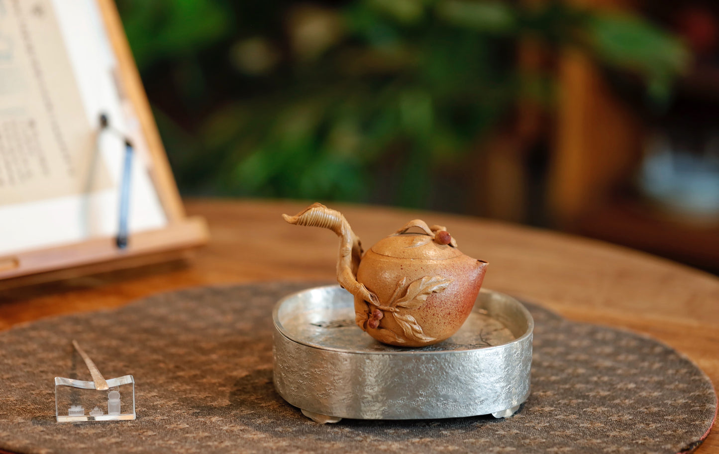 Adorable Peach Teapot - Sweet Gift for Tea Lovers, Handcrafted Ceramic with Glossy Finish, Yellow gold clay 110ml