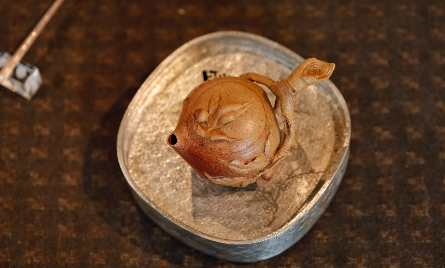 Adorable Peach Teapot - Sweet Gift for Tea Lovers, Handcrafted Ceramic with Glossy Finish, Yellow gold clay 110ml