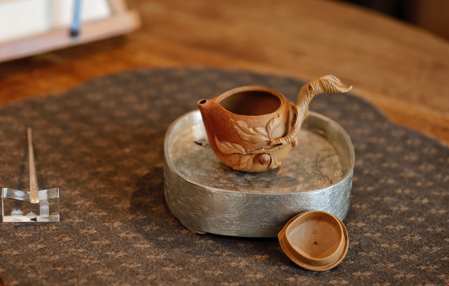 Adorable Peach Teapot - Sweet Gift for Tea Lovers, Handcrafted Ceramic with Glossy Finish, Yellow gold clay 110ml