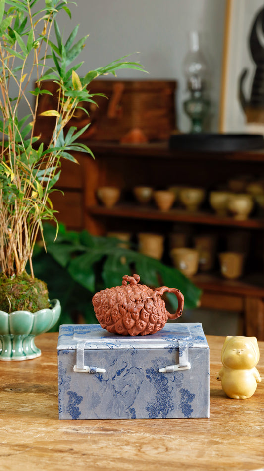 180ml Yixing Zisha Teapot with Squirrel and Pinecone Design – Hong Jiangpo Ni Purple Clay Handmade Chinese Gongfu Teapot