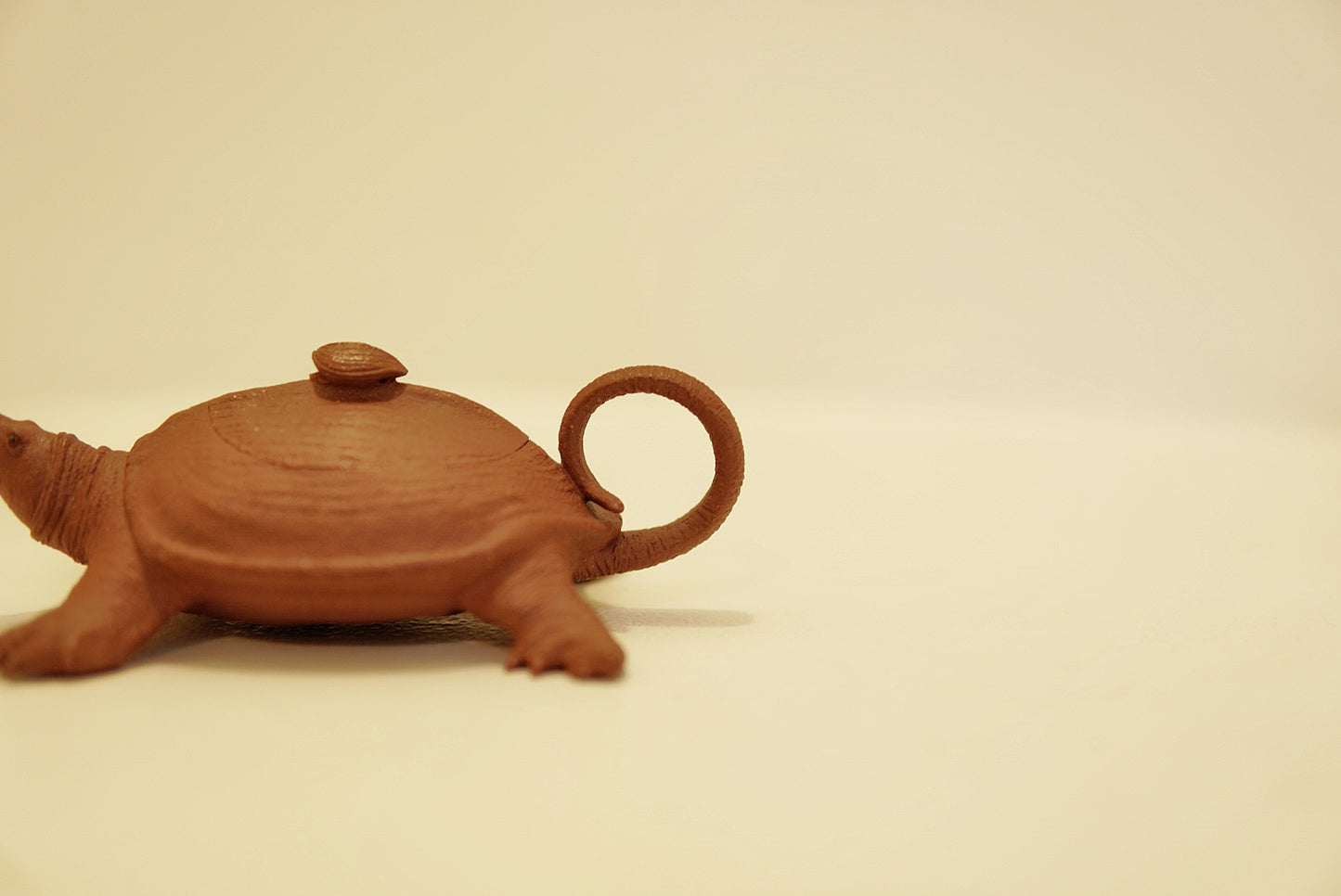 Small Yixing Zisha Teapot 90 ml - Hong Jiang Po Red Clay - Beetle Shape Gongfu Tea Pot - Chinese Kung Fu Tea Set - Collectible Mini Teapot