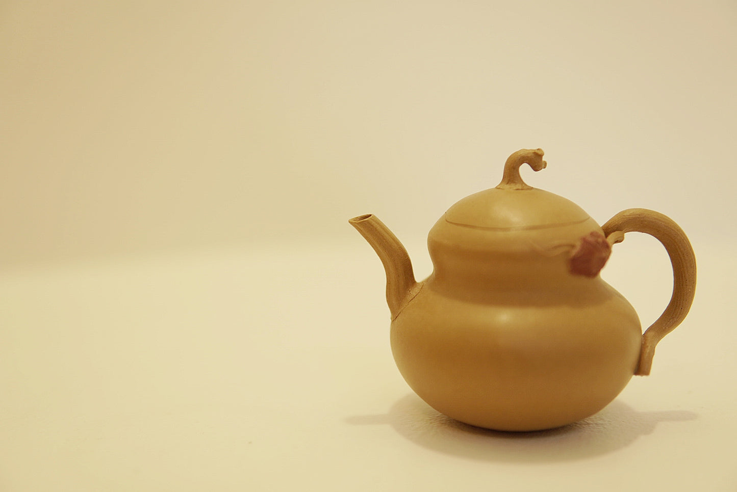 Yixing Zisha Teapot, 120ml Gourd Shape Gold Duan Ni Clay, Chinese Kung Fu Tea Set, Handmade Ceramic Teaware, Collectible Art Tea Pot