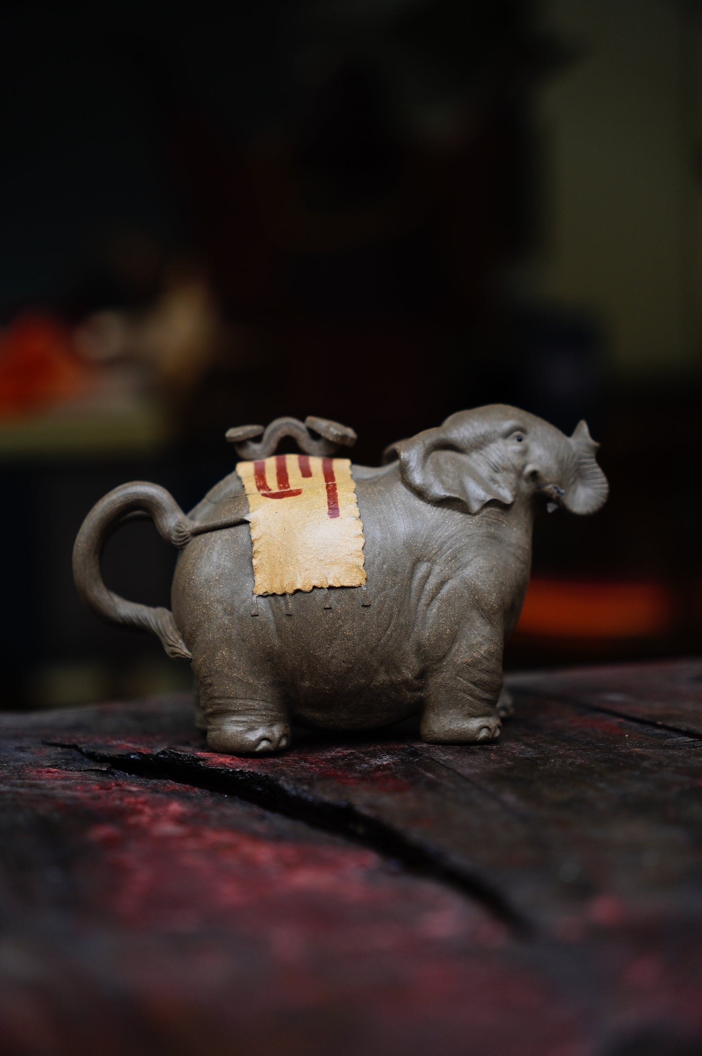 Collectible Elephant teapot (Yixing Zisha Artisan) - Handcrafted Qingduan clay Teapot 180ml Full-Handmade Zen Premium clay