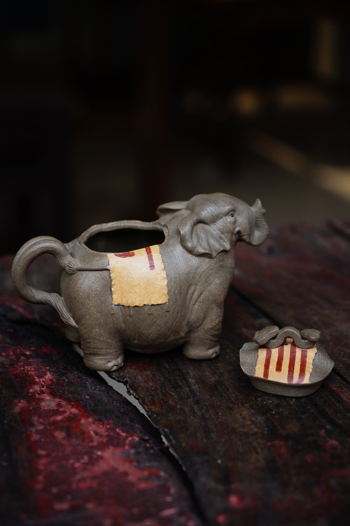 Collectible Elephant teapot (Yixing Zisha Artisan) - Handcrafted Qingduan clay Teapot 180ml Full-Handmade Zen Premium clay