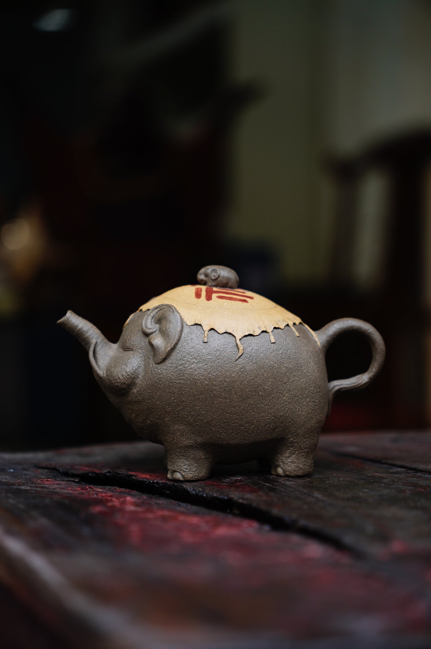 Collectible elephant Teapot (Yixing Zisha Artisan) - Handcrafted qingduan clay Teapot 230ml Full-Handmade Zen Premium clay Original design