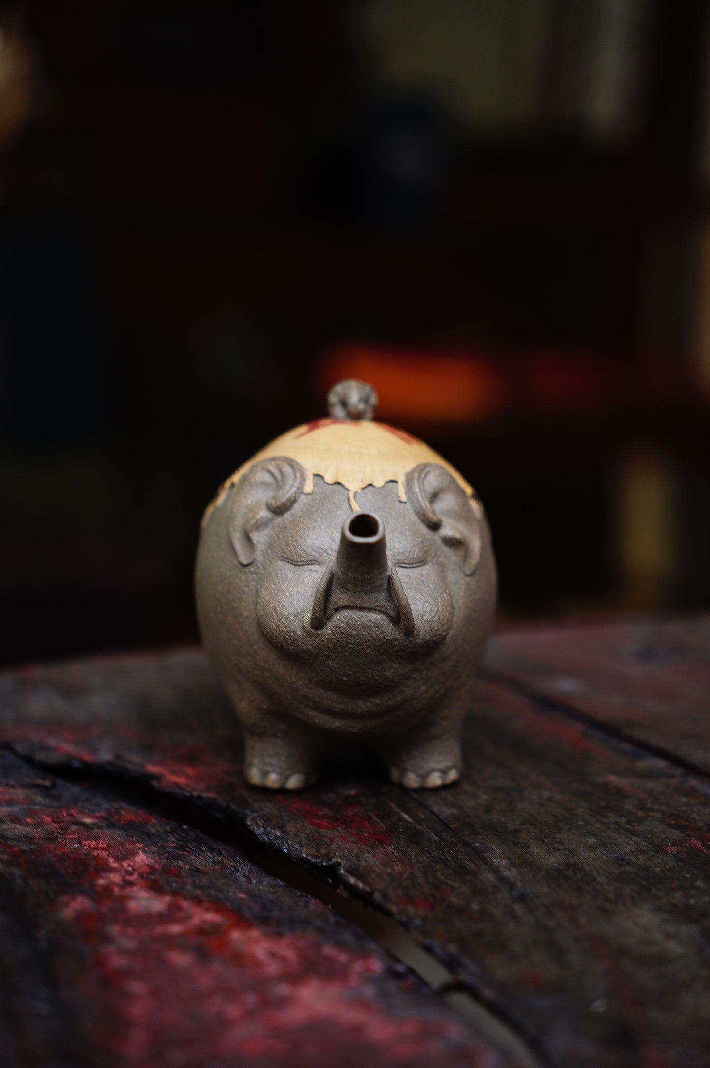 Collectible elephant Teapot (Yixing Zisha Artisan) - Handcrafted qingduan clay Teapot 230ml Full-Handmade Zen Premium clay Original design
