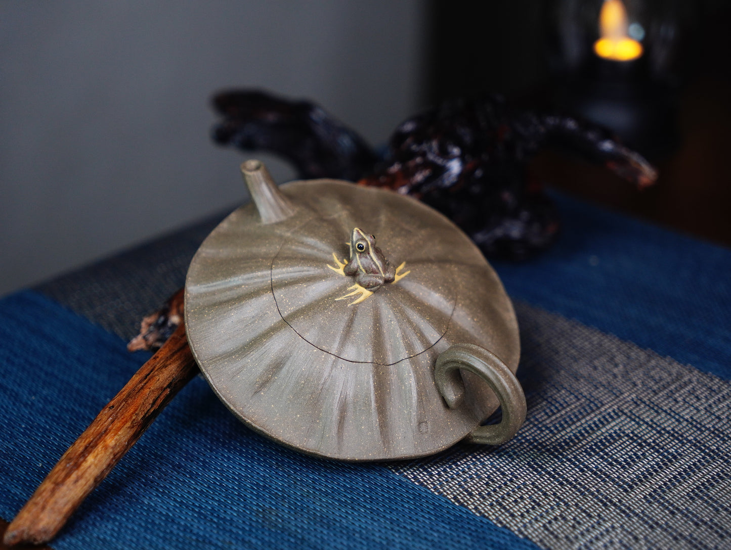 Lotus & Frog」Yixing Teapot —Zen in Clay • Handcrafted Yixing  Lotus-Frog Sculpture | 100% Zisha Clay, Traditional Gongfu Tea Art 130ml