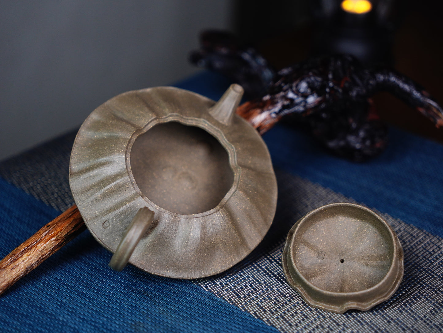 Lotus & Frog」Yixing Teapot —Zen in Clay • Handcrafted Yixing  Lotus-Frog Sculpture | 100% Zisha Clay, Traditional Gongfu Tea Art 130ml