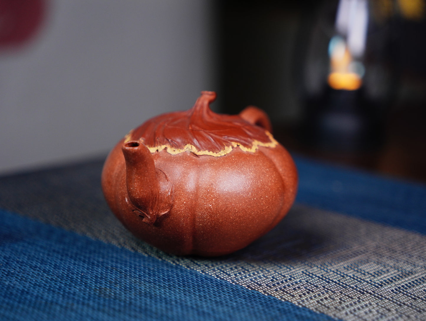 180ml Yixing Teapot, Autumn Melon Shape (Qiugua Hu), Niuhong Jiangpo Clay, Handmade Purple Clay Zisha Teapot for Gongfu Tea