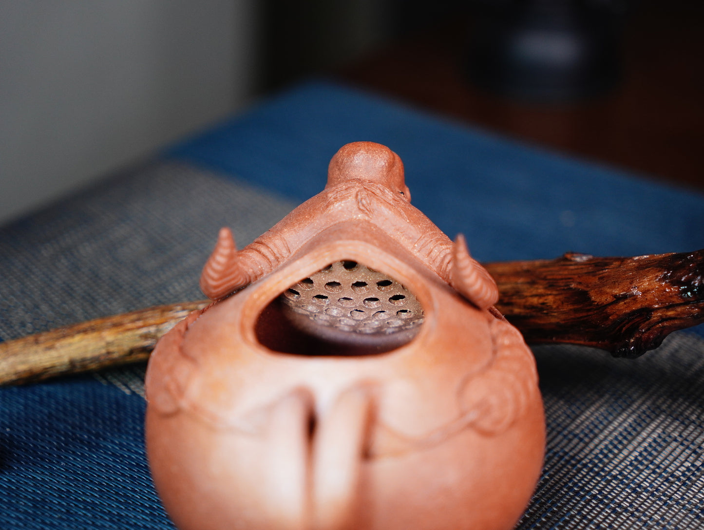 Niuhong Jiangpo Zisha Teapot 210ml - Rare ‘Ox Blood’ Purple Clay - Handcrafted Yixing Teapot for Oolong & Puerh Tea